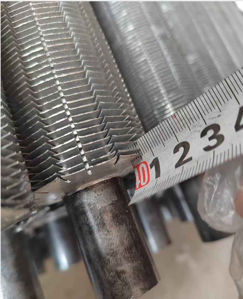 Últimos blogs de la empresa sobre Artesanía meticulosa, entrega a tiempo | Tres contenedores de tubos con aletas dentadas enviados a un cliente europeo a largo plazo